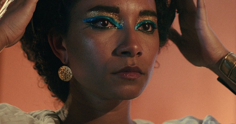 Adele James w serialu "Królowa Kleopatra" /Netflix /materiały prasowe