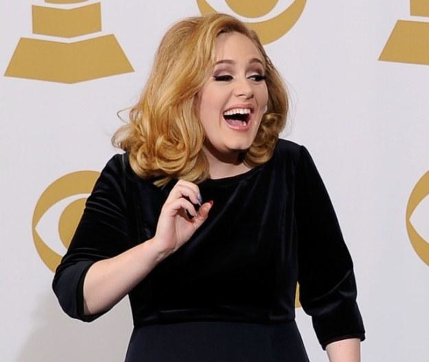Adele ma powody, by czuć się szczęśliwa - fot. Kevork Djansezian /Getty Images/Flash Press Media