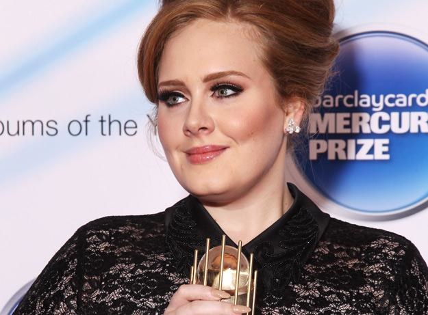 Adele odpoczywa po operacji strun głosowych - fot. Dave Hogan /Getty Images/Flash Press Media