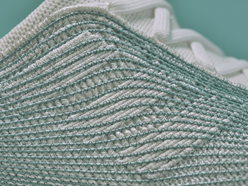 Adidas przekształcił odpady oceaniczne w syntetyczne włókna /materiały prasowe