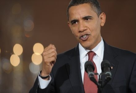 Administracja Obamy chce przewrócić internet do góry nogami? /AFP