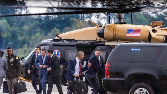 Administracja Trumpa przeniesiona do bazy wojskowej. Zagrożeń jest mnóstwo