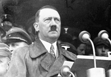 Adolf Hitler, Biała Dama i piękna Paola 