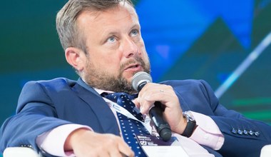 Adrian Klarenbach zniknął z TVP Info. Wiemy, co się stało z prowadzącym "Minęła 20"