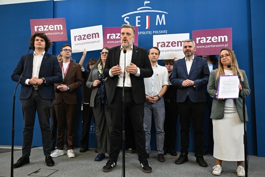 Adrian Zandberg i Marcelina Zawisza na konferencji prasowej / 	Radek Pietruszka   /PAP