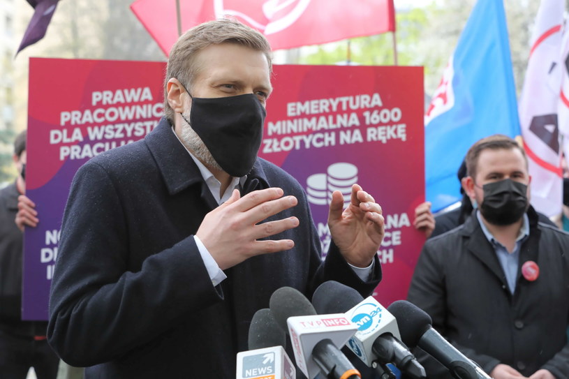 Adrian Zandberg, poseł Lewicy i jeden z liderów partii Razem /Wojciech Olkuśnik /PAP