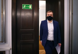 Adrian Zandberg przestrzega przed falą eksmisji i bankructw. "Państwo powinno reagować" 