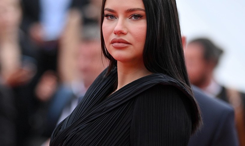Adriana Lima / Lionel Hahn / Contributor /Getty Images