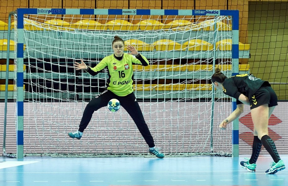 Adrianna Płaczek / 	Adam Warżawa    /PAP