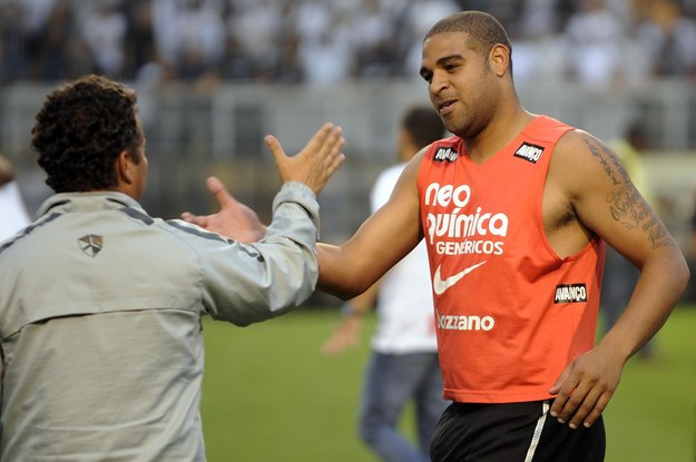Adriano pod okiem dietetyków ma walczyć o odzyskanie sportowej sylwetki /AFP