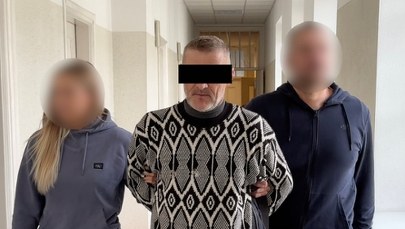 Adwokat i jego wspólnicy podejrzani o kradzieże aut i paserstwo