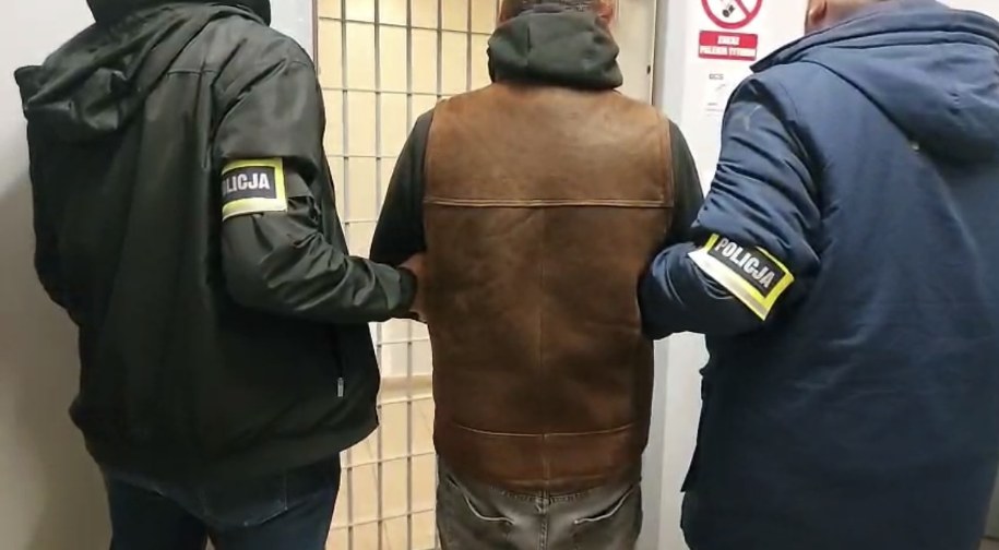 Afera korupcyjna w Pajęcznie. Jeden z zatrzymanych. /Łódzka policja /