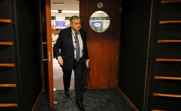 Afera korupcyjna w PE. Dwaj eurodeputowani staną przed sądem
