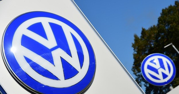 Afera "spalinowa" bardzo mocno odbija się na finansach Volkswagena /AFP