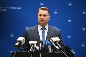 Afera wokół "lex Czarnek". Minister odpowiada opozycji