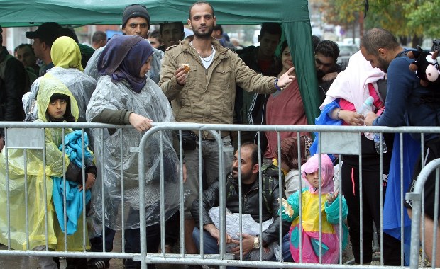 Afera z wynajęciem samolotu za 8 mln euro. "Uchodźcy mają prawo do godnych podroży!"