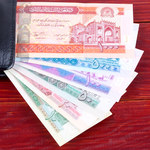 Afganistan. Klienci banków wpadli w panikę; branża finansowa jest w "uścisku kryzysu"