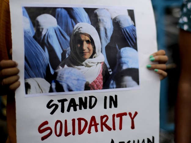Afgańskie kobiety protestują /PIYAL ADHIKARY    /PAP/EPA