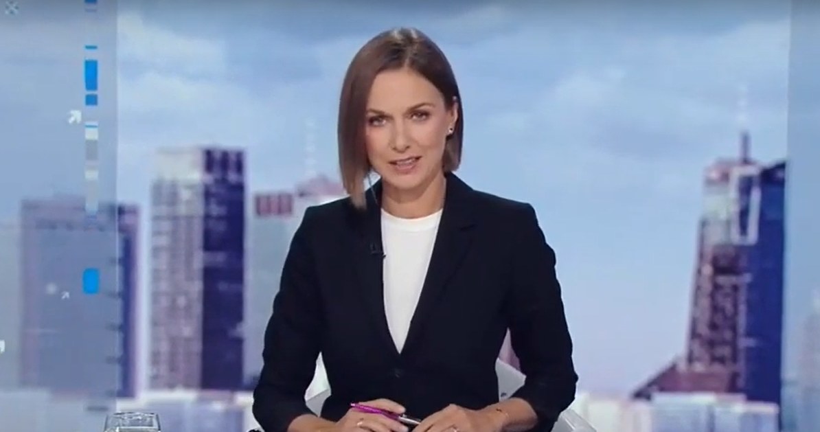 Agata Biały-Cholewińska jako prowadząca wieczorne "Wiadomości" /YouTube