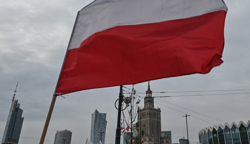 Agencja Fitch oczekuje od Polski zmniejszenia deficytu fiskalnego /Artur Widak/Anadolu Agency  /AFP