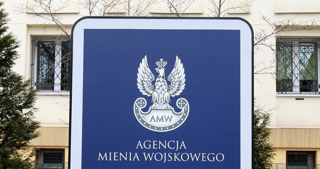 Agencja Mienia Wojskowego sprzedała działki za ponad 26 mln zł /fot. Stanisław Kowalczuk /East News