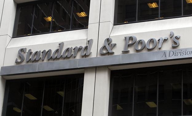 Agencja usług finansowych Standard & Poor's obniżyła rating 15 włoskich banków /AFP