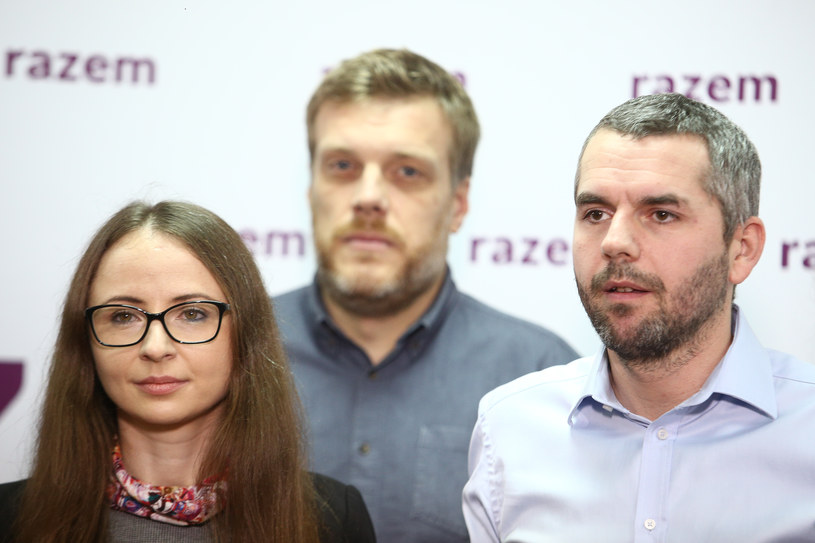 Agnieszka Dziemianowicz-Bąk, Adrian Zandberg (na drugim planie) i Maciej Konieczny /Michał Dyjuk /Agencja FORUM