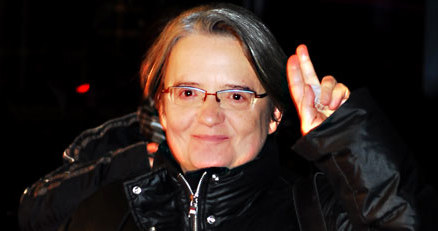 Agnieszka Holland gotowa do zdjęć, fot. Andrzej Szilagyi /MWMedia