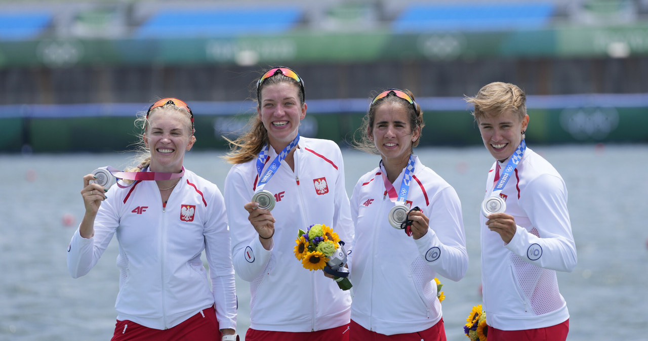 Agnieszka Kobus-Zawojska, Marta Wieliczko, Maria Sajdak i Katarzyna Zillmann wywalczyły srebrny medal w olimpijskim finale wioślarskich czwórek podwójnych /AP/Associated Press /East News