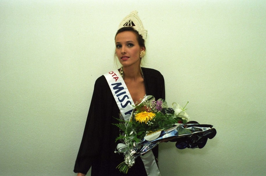 Agnieszka Kotlarska - Miss Polski i pierwsza Polka, która zwyciężyła w konkursie Miss International na zdjęciu z 1991 roku /	Witold Jabłonowski /PAP