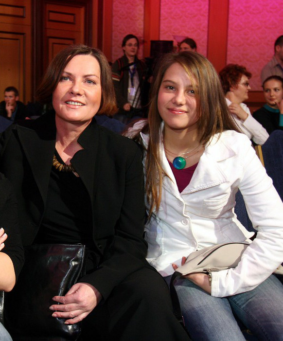 Agnieszka Kotulanka z córką Katarzyną na pokazie kolekcji Macieja Zienia - 2005 r. /Fotek /Reporter