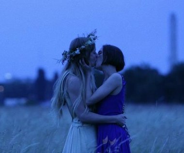 Agnieszka Podsiadlik i Pheline Roggan w filmie "Jak całkowicie zniknąć"