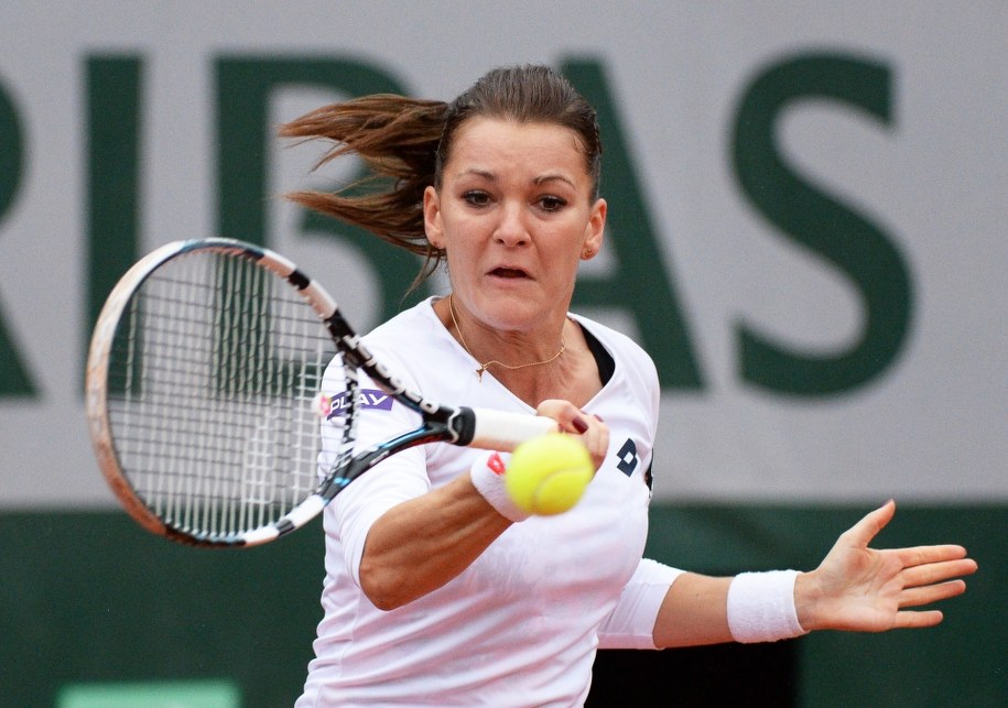 Agnieszka Radwańska gra dalej w Paryżu /CAROLINE BLUMBERG /PAP/EPA