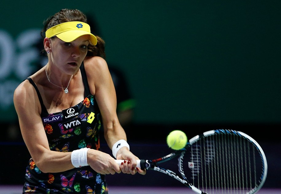 Agnieszka Radwańska z meczu z Simoną Halep w półfinale WTA Finals 2014 /WALLACE WOON /PAP/EPA