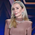 garnitur damski Agnieszka Woźniak-Starak postawiła na "dusty pink". Szykuje się jesienny hit?