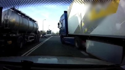 Agresja na drodze. Kierowca TIRa wymusił pierwszeństwo, celowo utrudniał jazdę innym   