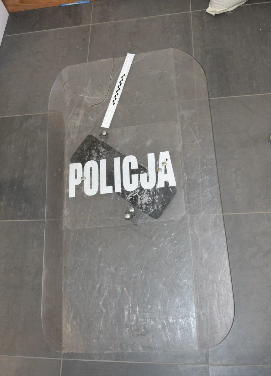 Agresywni mężczyźni próbowali oblewać policjantów wrzątkiem /Podkarpacka Policja /Materiały prasowe