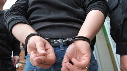 Agresywny 30-latek pogryzł policjanta. Grożą mu 3 lata więzienia