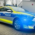 Agresywny mężczyzna pogryzł radiowóz. Został wydalony z Polski