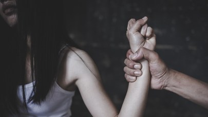 Agresywny policjant zawieszony po imprezie. Jest komunikat