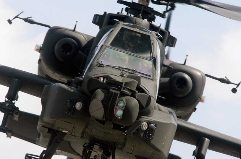 AH-64 prawdopodobnie będzie jednym z oferowanych śmigłowców w ramach programu "Kruk" /123RF/PICSEL