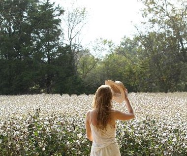 Ahna O'Reilly w scenie z filmu "Kiedy umieram"