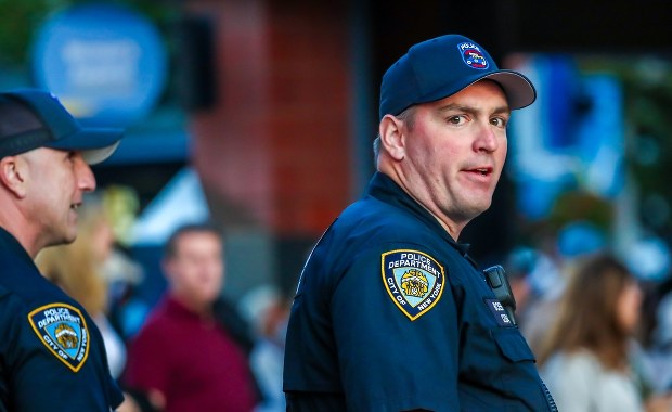 AI pomyliła paczkę czipsów z bronią. Nastolatek na ziemi w kajdankach