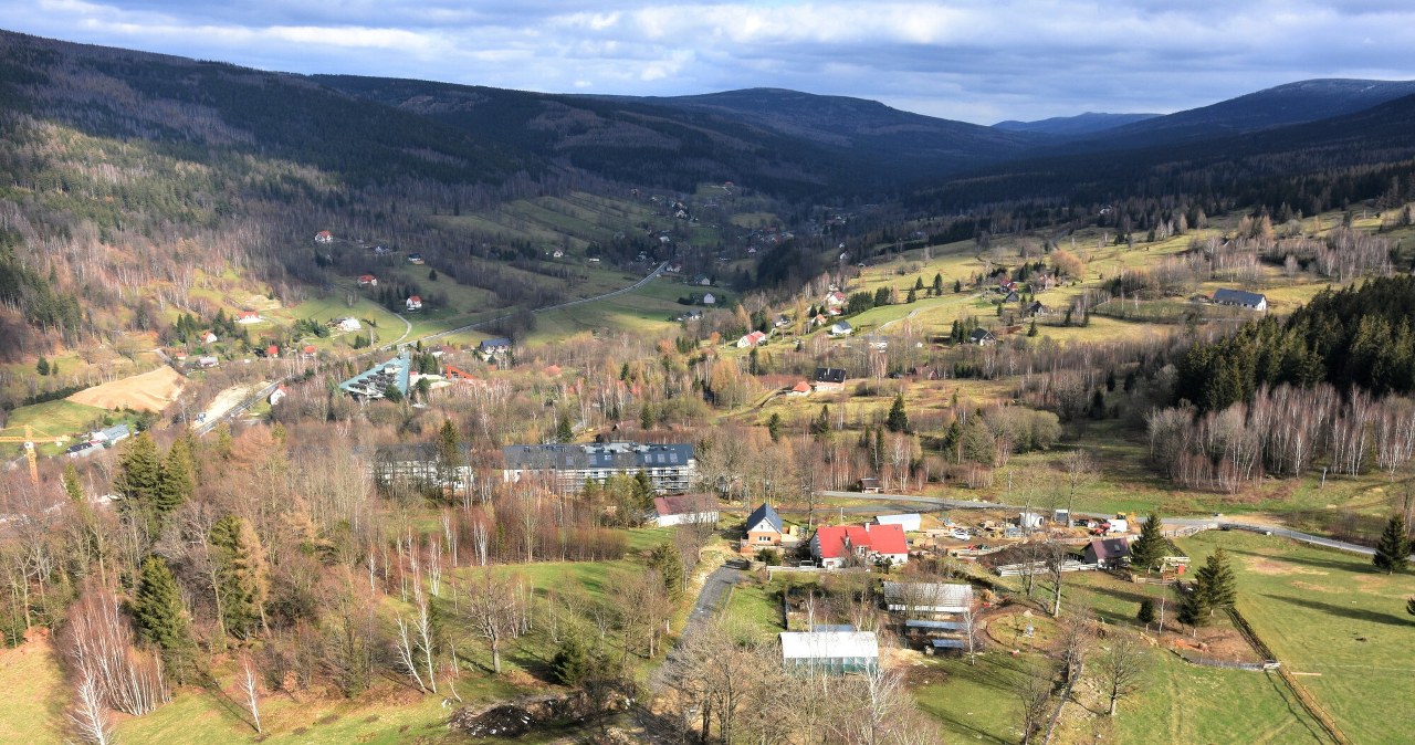 ​AI twierdzi, że to najpiękniejsze uzdrowisko w Polsce. Mieszkańcy regionu potwierdzają /Albin Marciniak/East News /East News