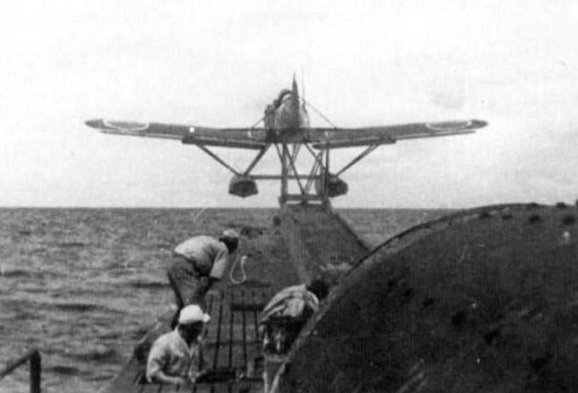Aichi M6A1 Seiran startuje z katapulty okrętu podwodnego /Wikimedia Commons /materiały prasowe