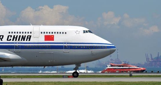 Air China zikwidowała niektóre połączenia z Koreą Płn. /AFP
