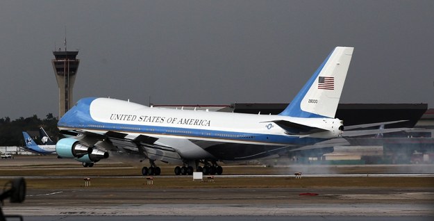 Air Force One na hawańskim lotnisku /PAP/EPA/ALEJANDRO ERNESTO /PAP/EPA