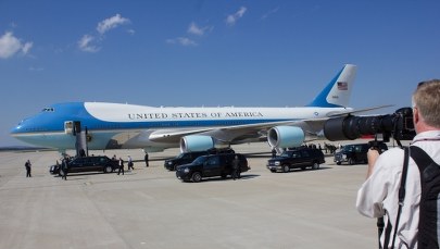 Air Force One pod specjalnym nadzorem 