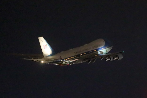 Air Force One z prezydentem USA Joe Bidenem na pokładzie odlatuje z lotniska w Warszawie /Paweł Supernak /PAP