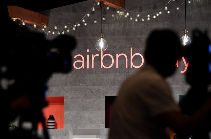Airbnb to obecnie jeden z najlepiej wycenianych start-upów na świecie /AFP